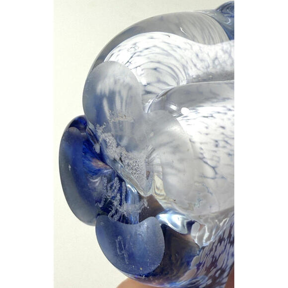 Polar Bear Hand Blown Art Glass Figurine Blue White Small Paperweight - Picture 10 of 13